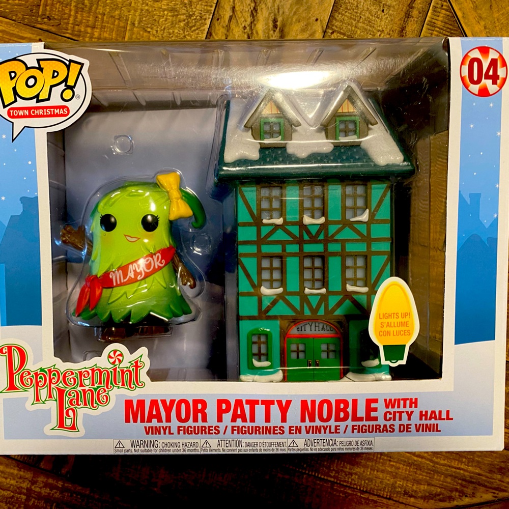 Funko Christmas Mayor Patty Noble with City Hall #4